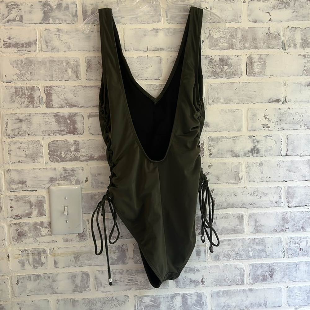 Amiani forest green one piece side tie v neck cheeky swimsuit, Women’s Large - Picture 2 of 8
